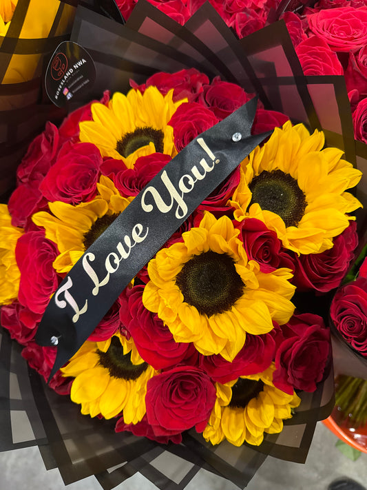 RAMO BUCHON RED ROSES & SUNFLOWERS